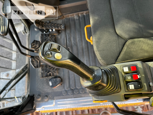 Lánctalpas kotró Cat 340-07A: 44 kép.