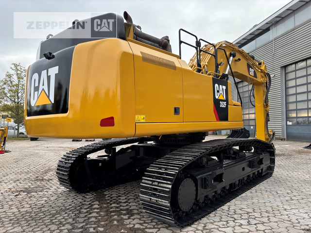 Cat 352FL - Lánctalpas kotró: 3 kép. Cat 352FL - Lánctalpas kotró: 3 kép.