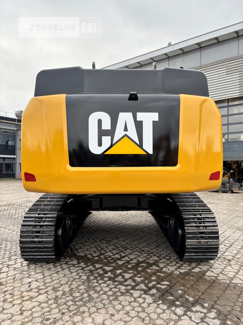 Cat 352FL - Lánctalpas kotró: 4 kép. Cat 352FL - Lánctalpas kotró: 4 kép.