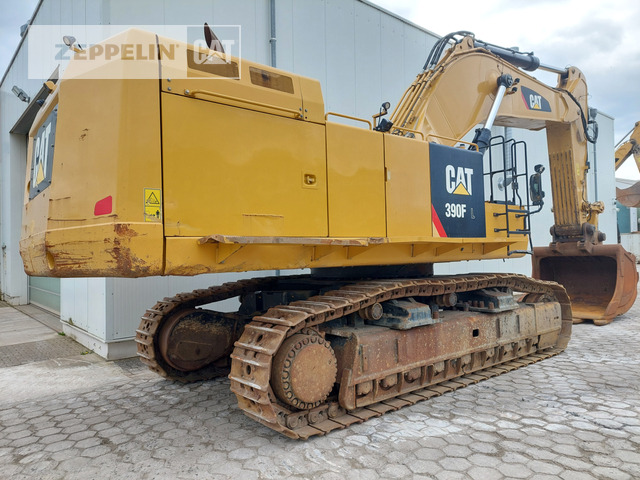 Cat 390FL - Lánctalpas kotró: 5 kép. Cat 390FL - Lánctalpas kotró: 5 kép.