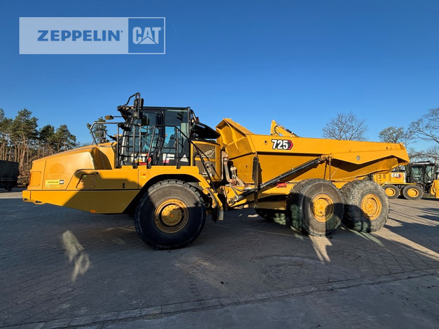 Cat 725-04A - Csuklós dömper: 1 kép. Cat 725-04A - Csuklós dömper: 1 kép.
