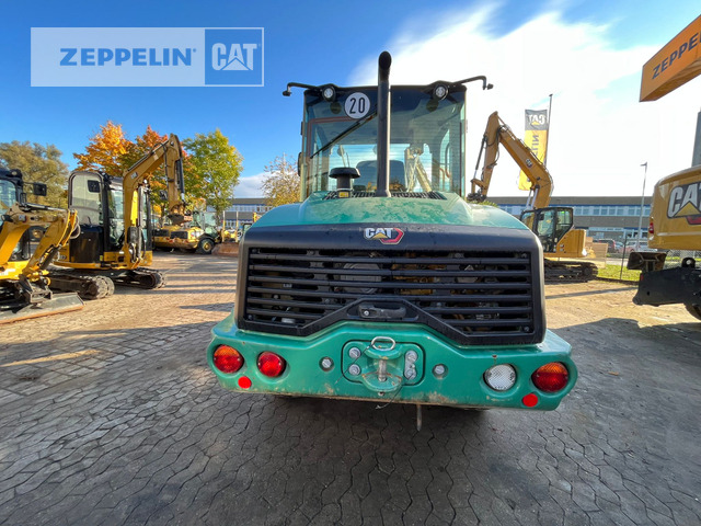 Cat 906M - Gumikerekes homlokrakodó: 5 kép. Cat 906M - Gumikerekes homlokrakodó: 5 kép.