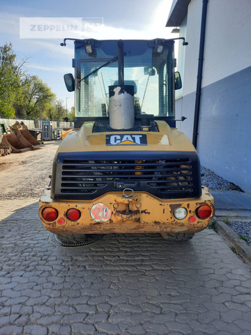 Cat 907H - Gumikerekes homlokrakodó: 4 kép. Cat 907H - Gumikerekes homlokrakodó: 4 kép.