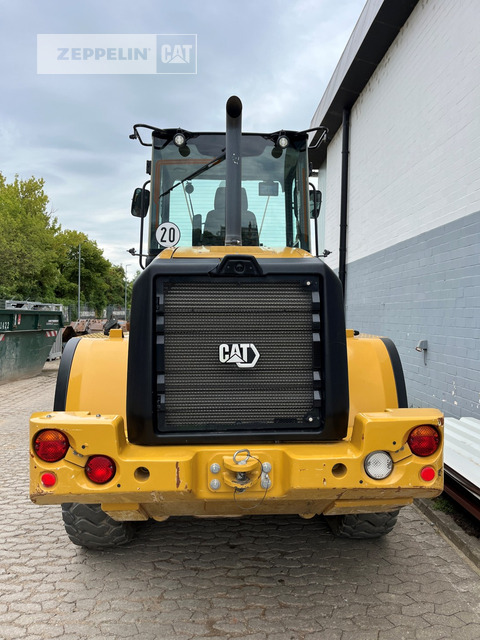 Cat 910-14A - Gumikerekes homlokrakodó: 4 kép. Cat 910-14A - Gumikerekes homlokrakodó: 4 kép.