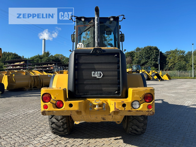 Cat 914-14A - Gumikerekes homlokrakodó: 4 kép. Cat 914-14A - Gumikerekes homlokrakodó: 4 kép.