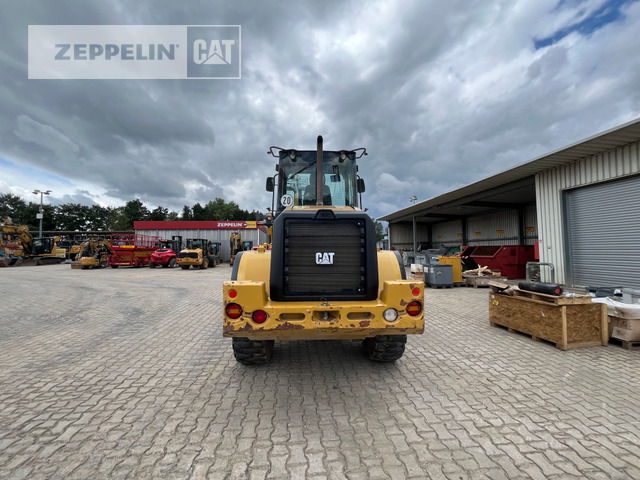 Cat 918M - Gumikerekes homlokrakodó: 4 kép. Cat 918M - Gumikerekes homlokrakodó: 4 kép.