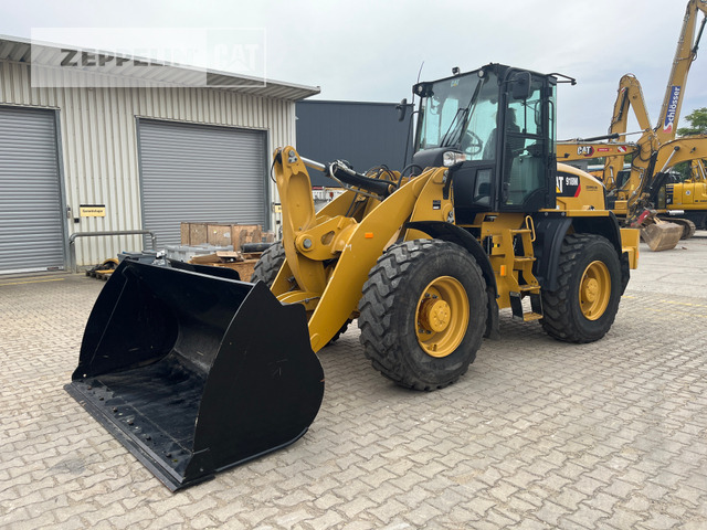 Cat 918M - Gumikerekes homlokrakodó: 1 kép. Cat 918M - Gumikerekes homlokrakodó: 1 kép.
