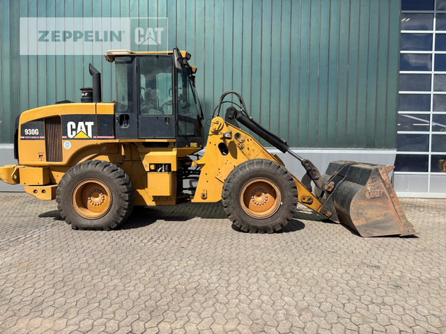 Cat 930G - Gumikerekes homlokrakodó: 2 kép. Cat 930G - Gumikerekes homlokrakodó: 2 kép.
