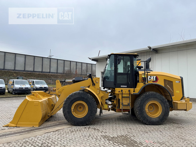 Cat 950GC - Gumikerekes homlokrakodó: 2 kép. Cat 950GC - Gumikerekes homlokrakodó: 2 kép.