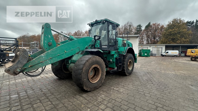 Cat 950M - Gumikerekes homlokrakodó: 2 kép. Cat 950M - Gumikerekes homlokrakodó: 2 kép.