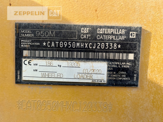 Cat 950M - Gumikerekes homlokrakodó: 2 kép. Cat 950M - Gumikerekes homlokrakodó: 2 kép.