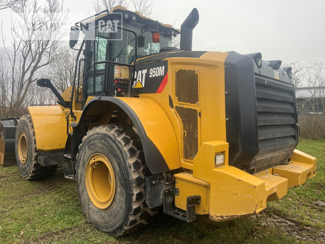 Cat 950M - Gumikerekes homlokrakodó: 1 kép. Cat 950M - Gumikerekes homlokrakodó: 1 kép.