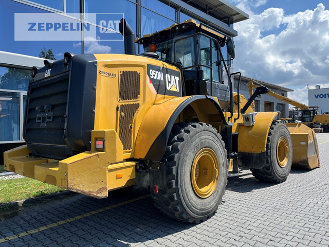 Cat 950M - Gumikerekes homlokrakodó: 4 kép. Cat 950M - Gumikerekes homlokrakodó: 4 kép.