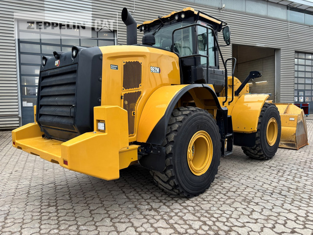 Cat 962M - Gumikerekes homlokrakodó: 3 kép. Cat 962M - Gumikerekes homlokrakodó: 3 kép.