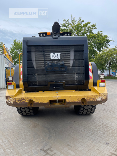 Cat 966GC - Gumikerekes homlokrakodó: 4 kép. Cat 966GC - Gumikerekes homlokrakodó: 4 kép.