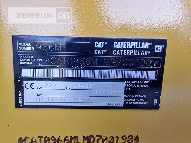 Cat 966M - Gumikerekes homlokrakodó: 2 kép. Cat 966M - Gumikerekes homlokrakodó: 2 kép.