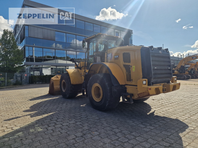 Cat 966M - Gumikerekes homlokrakodó: 4 kép. Cat 966M - Gumikerekes homlokrakodó: 4 kép.