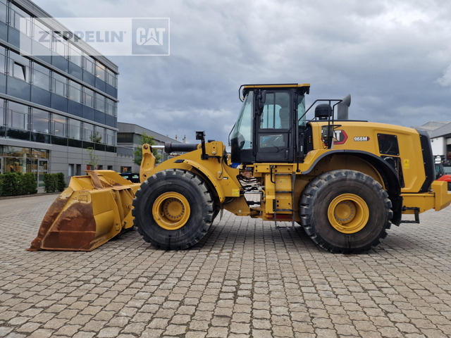 Cat 966M - Gumikerekes homlokrakodó: 3 kép. Cat 966M - Gumikerekes homlokrakodó: 3 kép.