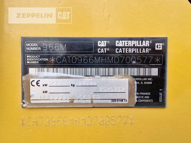 Cat 966M - Gumikerekes homlokrakodó: 2 kép. Cat 966M - Gumikerekes homlokrakodó: 2 kép.