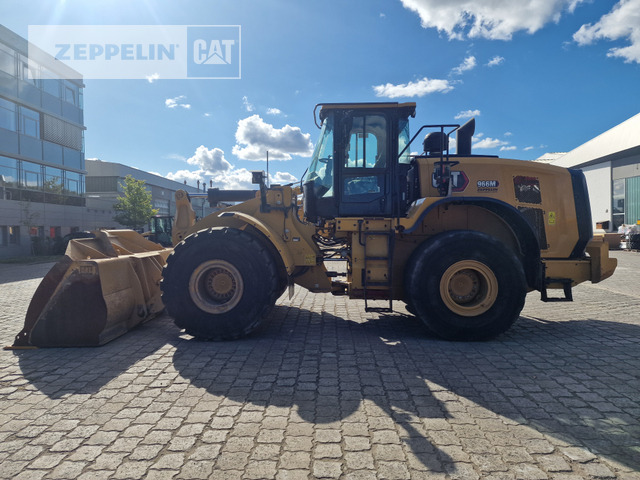 Cat 966M - Gumikerekes homlokrakodó: 3 kép. Cat 966M - Gumikerekes homlokrakodó: 3 kép.