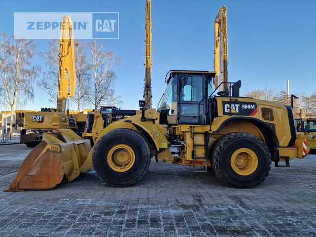 Cat 966M - Gumikerekes homlokrakodó: 3 kép. Cat 966M - Gumikerekes homlokrakodó: 3 kép.