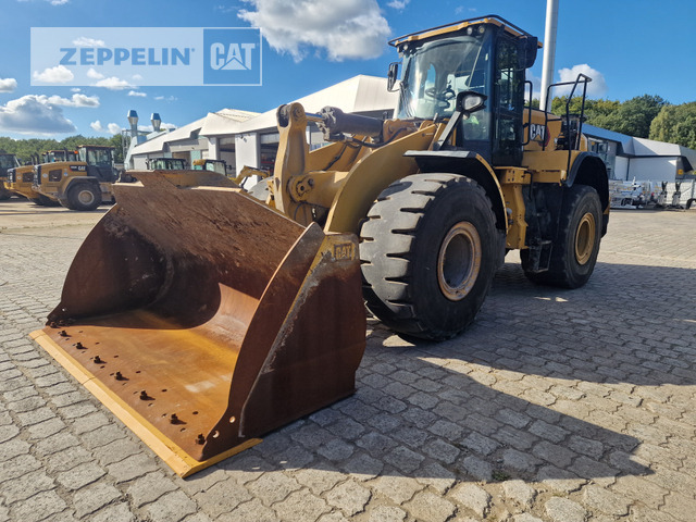 Cat 966M - Gumikerekes homlokrakodó: 1 kép. Cat 966M - Gumikerekes homlokrakodó: 1 kép.