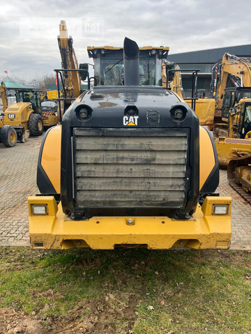 Cat 966MXE - Gumikerekes homlokrakodó: 3 kép. Cat 966MXE - Gumikerekes homlokrakodó: 3 kép.
