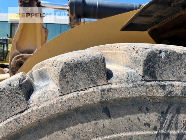 Gumikerekes homlokrakodó Cat 966MXE: 17 kép.