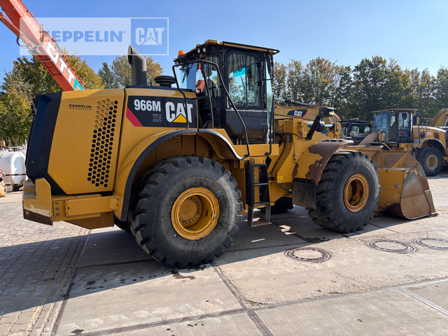 Cat 966MXE - Gumikerekes homlokrakodó: 3 kép. Cat 966MXE - Gumikerekes homlokrakodó: 3 kép.