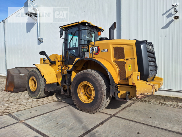 Cat 966MXE - Gumikerekes homlokrakodó: 3 kép. Cat 966MXE - Gumikerekes homlokrakodó: 3 kép.