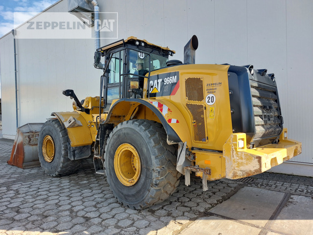 Cat 966MXE - Gumikerekes homlokrakodó: 3 kép. Cat 966MXE - Gumikerekes homlokrakodó: 3 kép.