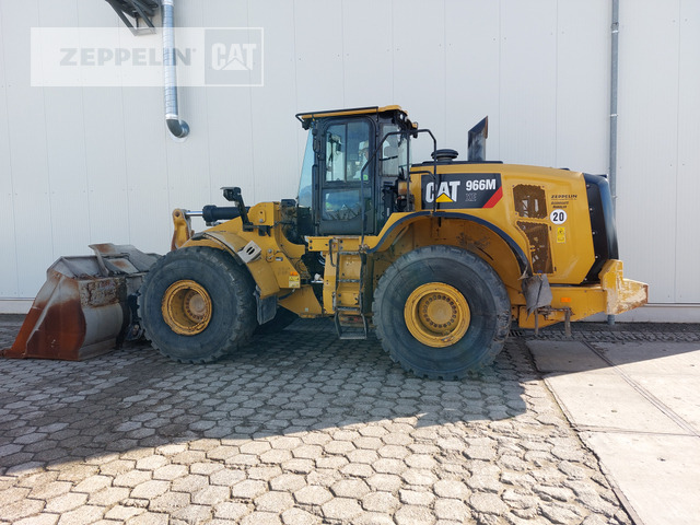 Cat 966MXE - Gumikerekes homlokrakodó: 2 kép. Cat 966MXE - Gumikerekes homlokrakodó: 2 kép.