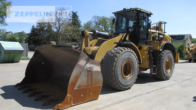 Cat 966MXE - Gumikerekes homlokrakodó: 2 kép. Cat 966MXE - Gumikerekes homlokrakodó: 2 kép.