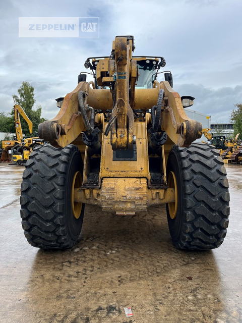 Cat 972MXE - Gumikerekes homlokrakodó: 2 kép. Cat 972MXE - Gumikerekes homlokrakodó: 2 kép.