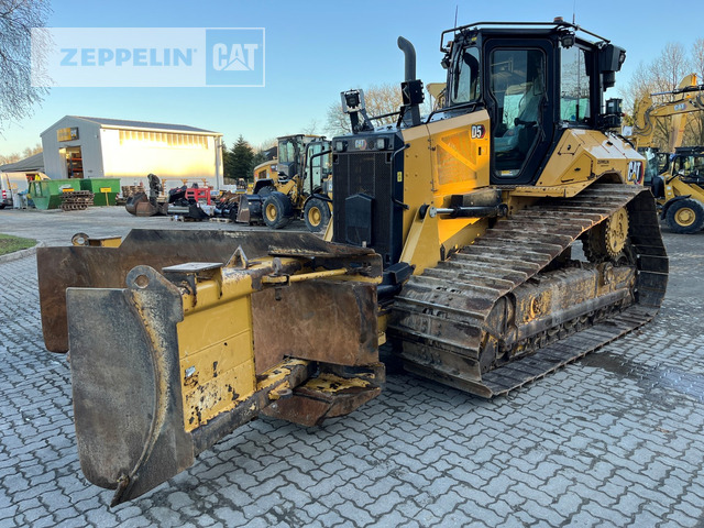 Cat D5 - Buldózer: 1 kép. Cat D5 - Buldózer: 1 kép.