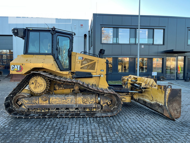 Cat D5 lízing Cat D5: 6 kép.