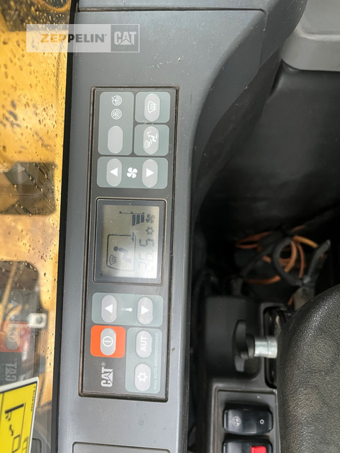Hulladék kotró Cat MH3024: 32 kép.