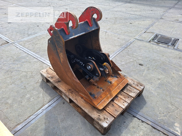 Cat TL600 CW10 - Kotró kanál - Építőipari gépek: 1 kép. Cat TL600 CW10 - Kotró kanál - Építőipari gépek: 1 kép.