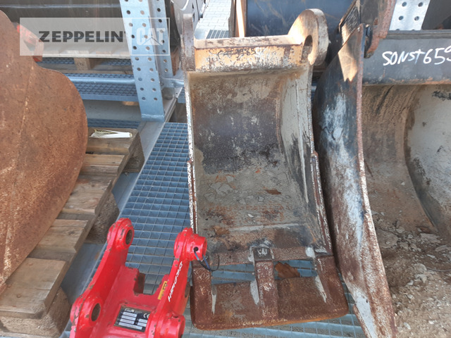 Cat UTL 400mm CW10 - Kotró kanál - Építőipari gépek: 1 kép. Cat UTL 400mm CW10 - Kotró kanál - Építőipari gépek: 1 kép.