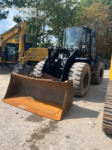 Doosan DL200-5 - Gumikerekes homlokrakodó: 2 kép. Doosan DL200-5 - Gumikerekes homlokrakodó: 2 kép.