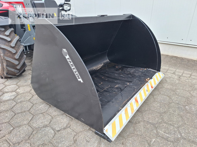 Faresin 7.32 - Teleszkópos rakodó: 5 kép. Faresin 7.32 - Teleszkópos rakodó: 5 kép.