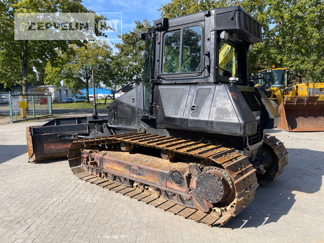 Komatsu D51PX-22 - Buldózer: 5 kép. Komatsu D51PX-22 - Buldózer: 5 kép.