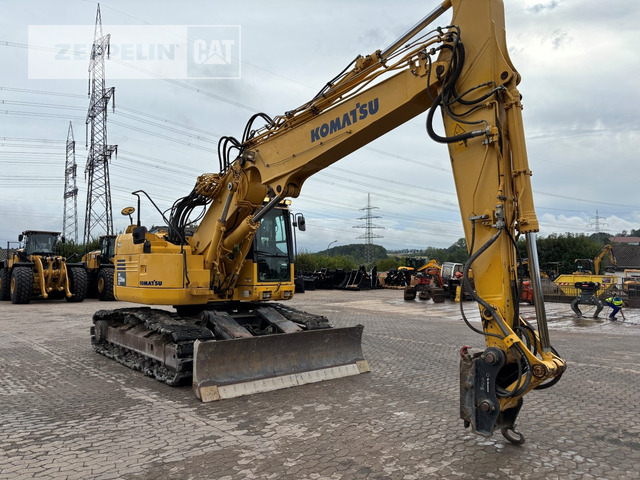 Komatsu PC228 - Lánctalpas kotró: 1 kép. Komatsu PC228 - Lánctalpas kotró: 1 kép.