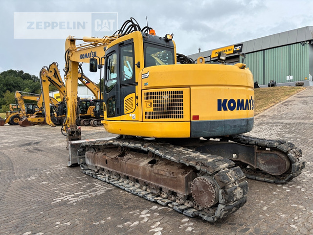 Komatsu PC228 - Lánctalpas kotró: 3 kép. Komatsu PC228 - Lánctalpas kotró: 3 kép.