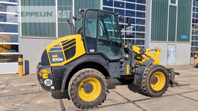 Komatsu WA100M-7 - Gumikerekes homlokrakodó: 4 kép. Komatsu WA100M-7 - Gumikerekes homlokrakodó: 4 kép.