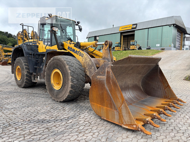 Komatsu WA470-7 - Gumikerekes homlokrakodó: 1 kép. Komatsu WA470-7 - Gumikerekes homlokrakodó: 1 kép.