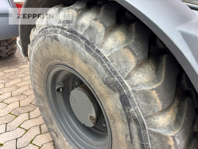 Liebherr L506 lízing Liebherr L506: 12 kép. Liebherr L506 lízing Liebherr L506: 12 kép.