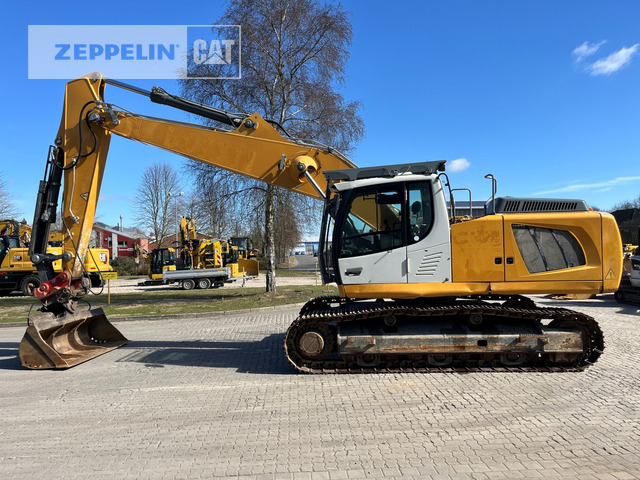 Liebherr R936NLC - Bontó kotrógép: 2 kép. Liebherr R936NLC - Bontó kotrógép: 2 kép.