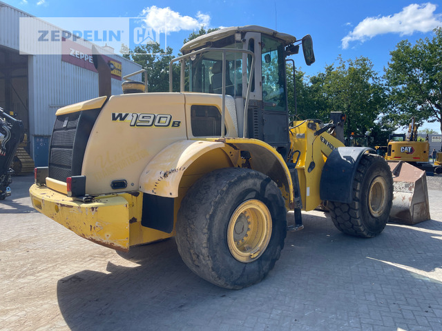 New Holland W190 - Gumikerekes homlokrakodó: 3 kép. New Holland W190 - Gumikerekes homlokrakodó: 3 kép.