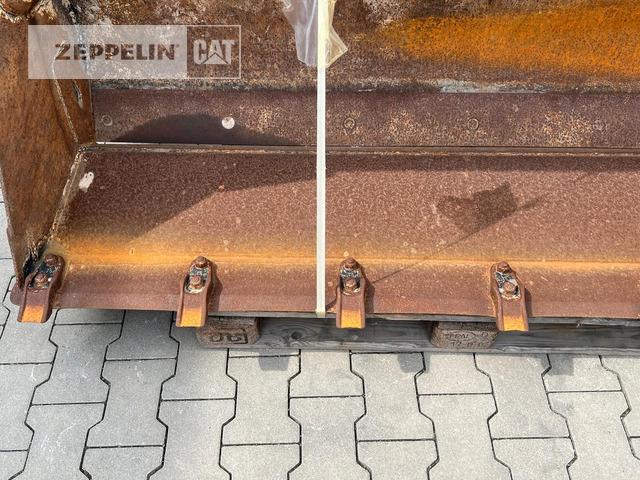Sonstiges Kombi-/Klappschaufel - Rakodókanál: 4 kép. Sonstiges Kombi-/Klappschaufel - Rakodókanál: 4 kép.
